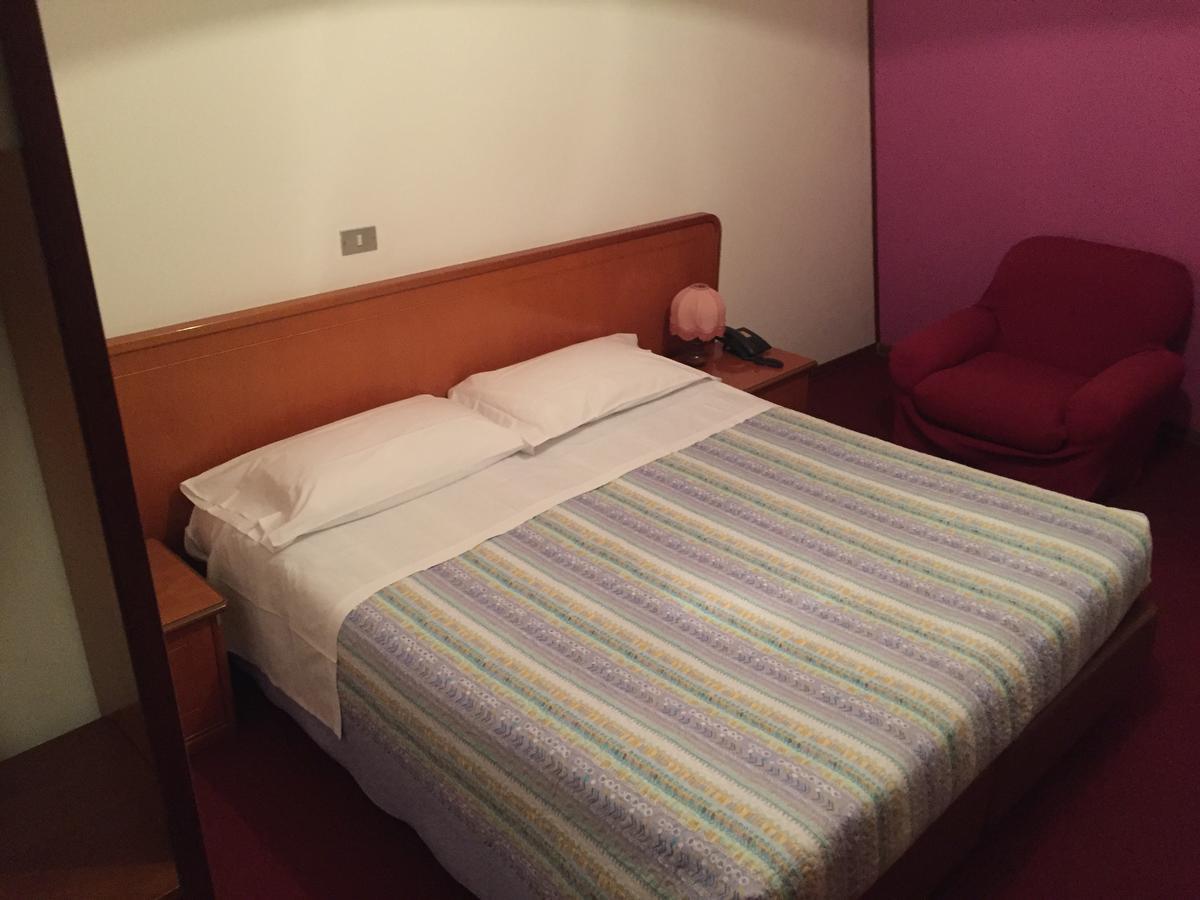 Hotel Pamela San Pietro in Casale Ngoại thất bức ảnh